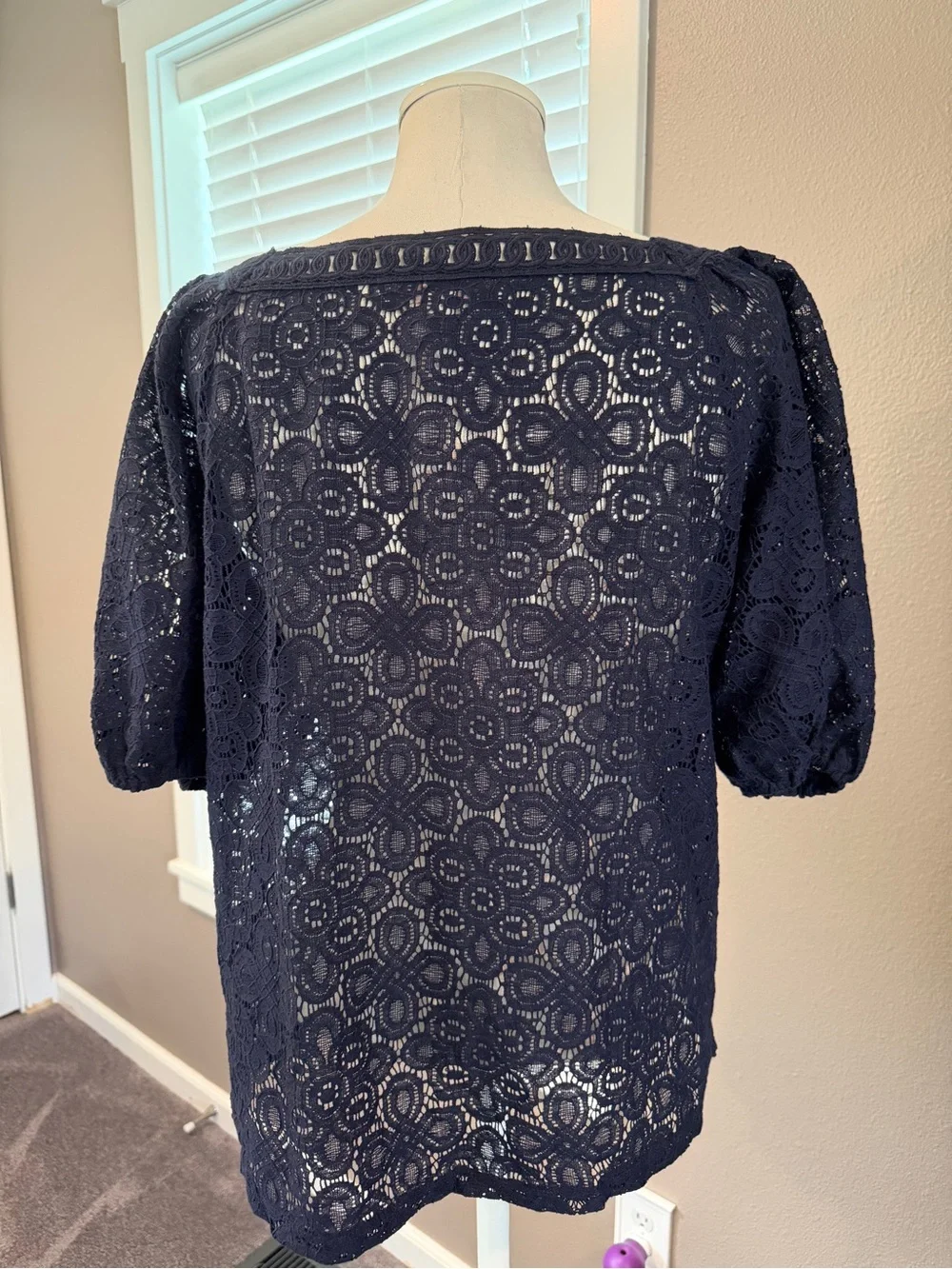 Women’s Loft Navy Lace Puff-Sleeve Top